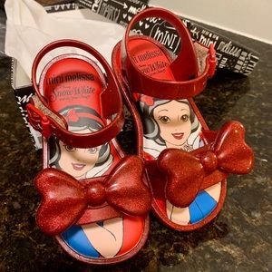 Mini Melissa Snow White shoes Size 8